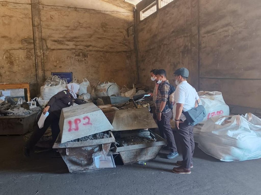 Kejagung Sita 104 Ton Timah Milik Bos Smelter Terpidana Korupsi Timah